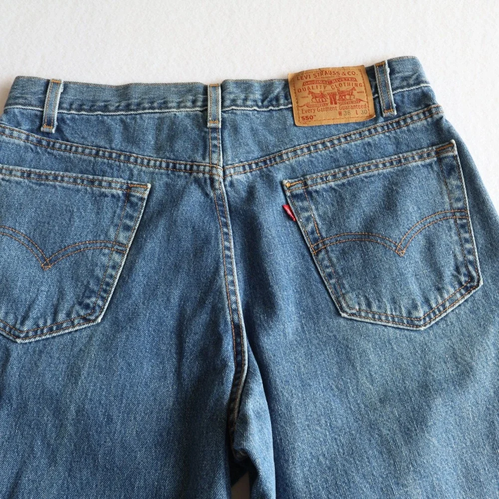 Vintage Y2K Levis 550 Jeans Men's 36x30 Denim USA Medium Wash 2001
